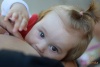 Očný kontakt s matkou je pri dojčení jedným z dôležitých podnetov pre rozvoj mozgu
