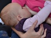 WHO odporúča dojčiť 2 roky a viac - k odstaveniu dieťa dospeje postupným vývojom