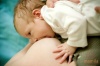 3,5-mesačného dojčené dievčatko získava v každom mililitri mlieka tisícky živých buniek